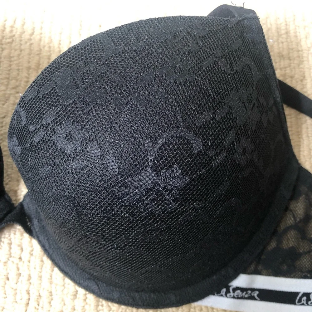 Set of 3 Bras- All 34D - Pink, Navy, and Black - Picture 15 of 16